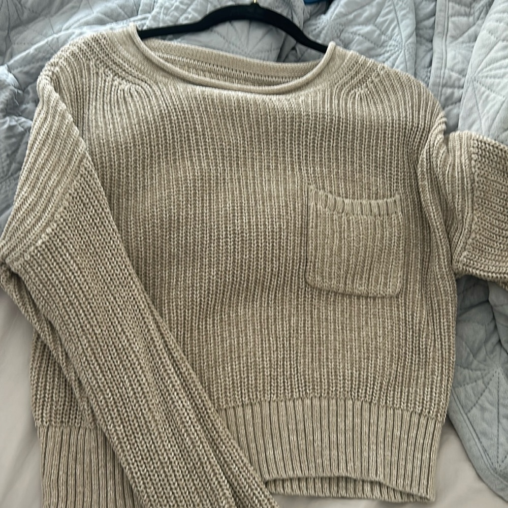 Gap sweater
